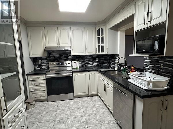 Brampton 4 bedrooms House for rent. Property photo: 676246-2