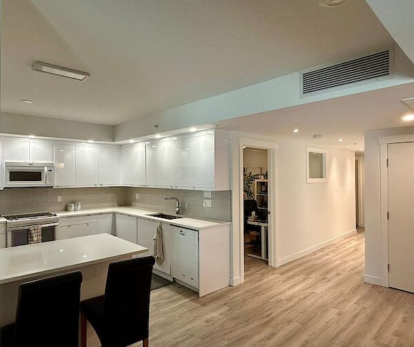 Calgary 3 bedrooms Condo Unit for rent. Property photo: 676398-2