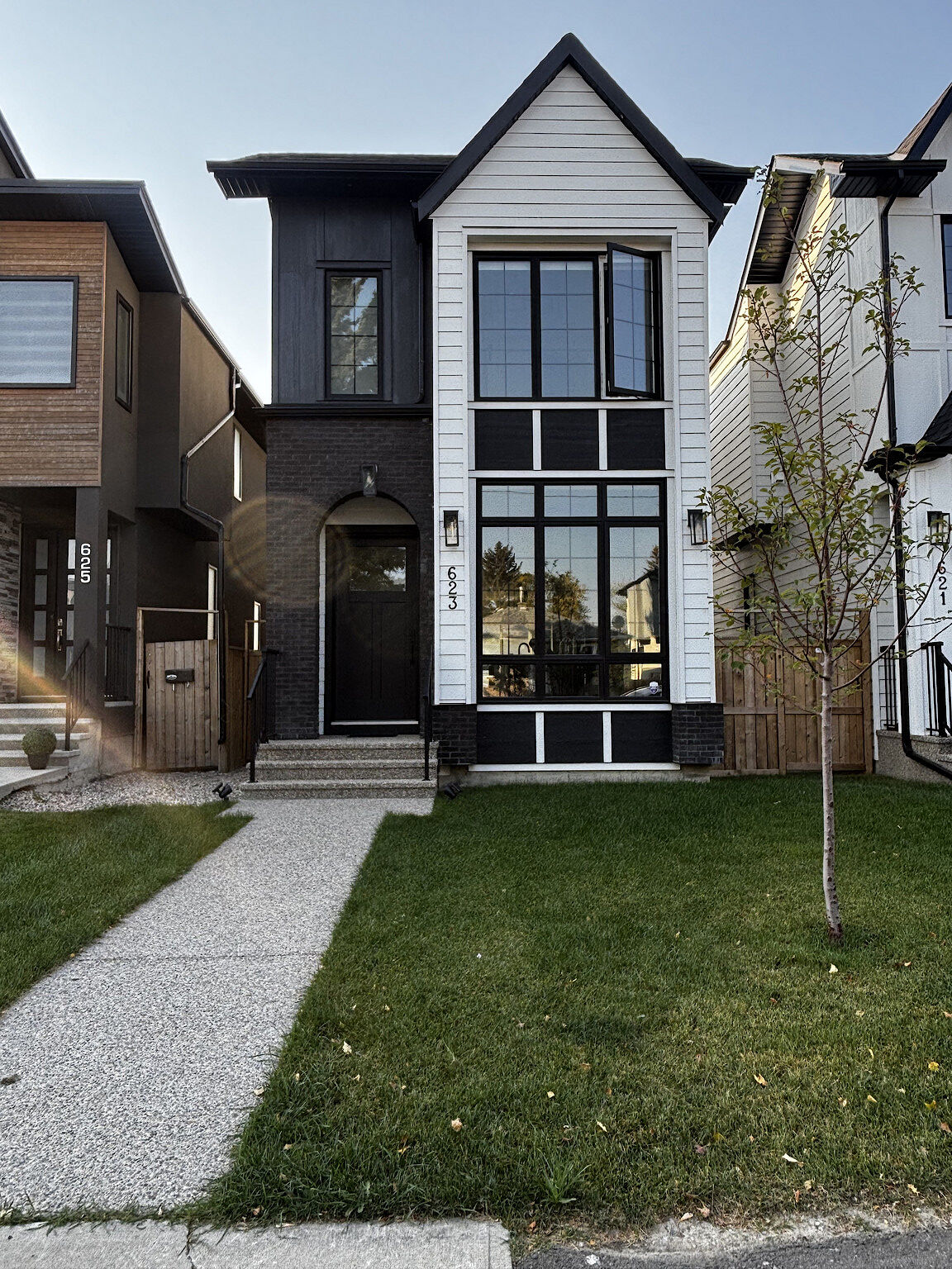 Calgary 5 bedrooms House for rent. Property photo: 676431-1