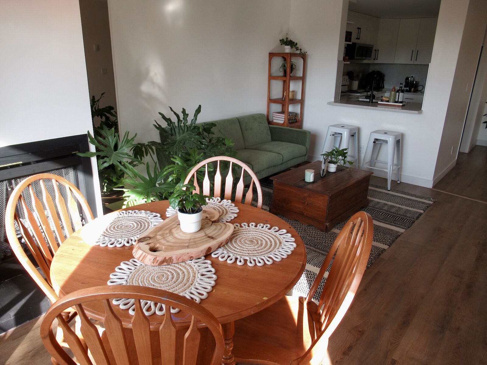 Calgary 1 bedroom Condo Unit for rent. Property photo: 676992-1