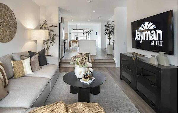 Calgary 3 bedrooms Triplex for rent. Property photo: 677110-2