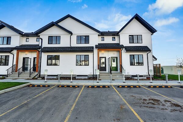 Calgary 3 bedrooms Townhouse for rent. Property photo: 677806-2