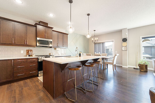 Airdrie 5 + Den bedrooms House for rent. Property photo: 678100-3