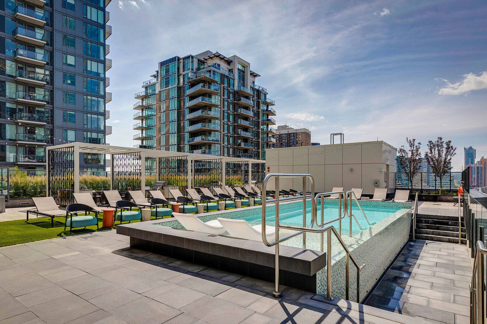 Calgary 1 bedroom Condo Unit for rent. Property photo: 678541-1