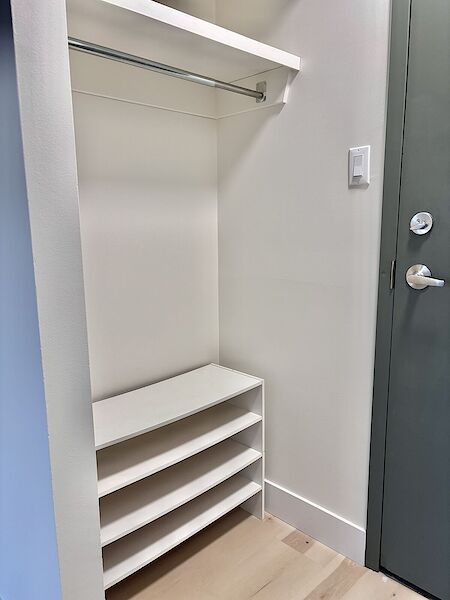 Edmonton 1 bedroom Condo Unit for rent. Property photo: 678620-3