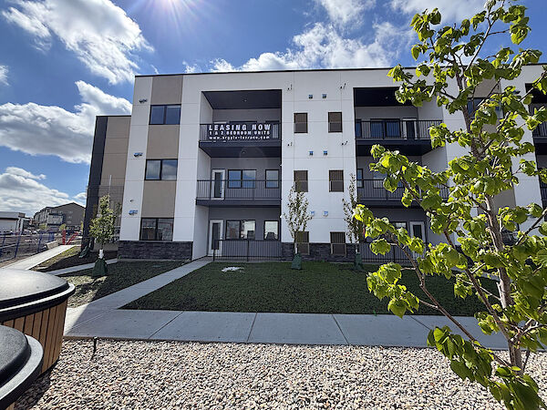 Regina 2 bedrooms Apartment for rent. Property photo: 678664-2