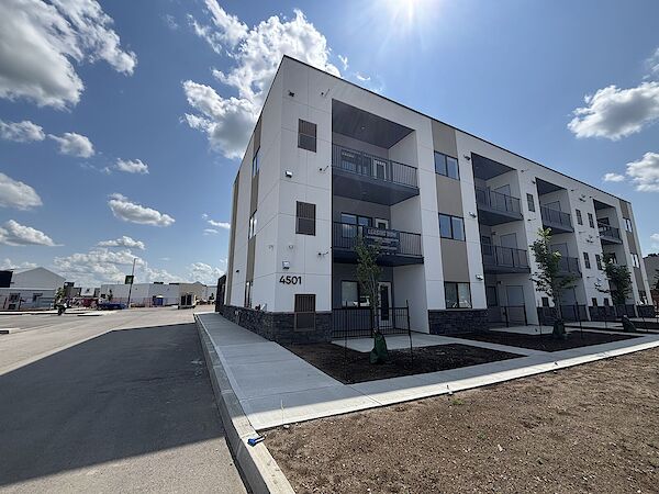 Regina 2 bedrooms Apartment for rent. Property photo: 678664-3