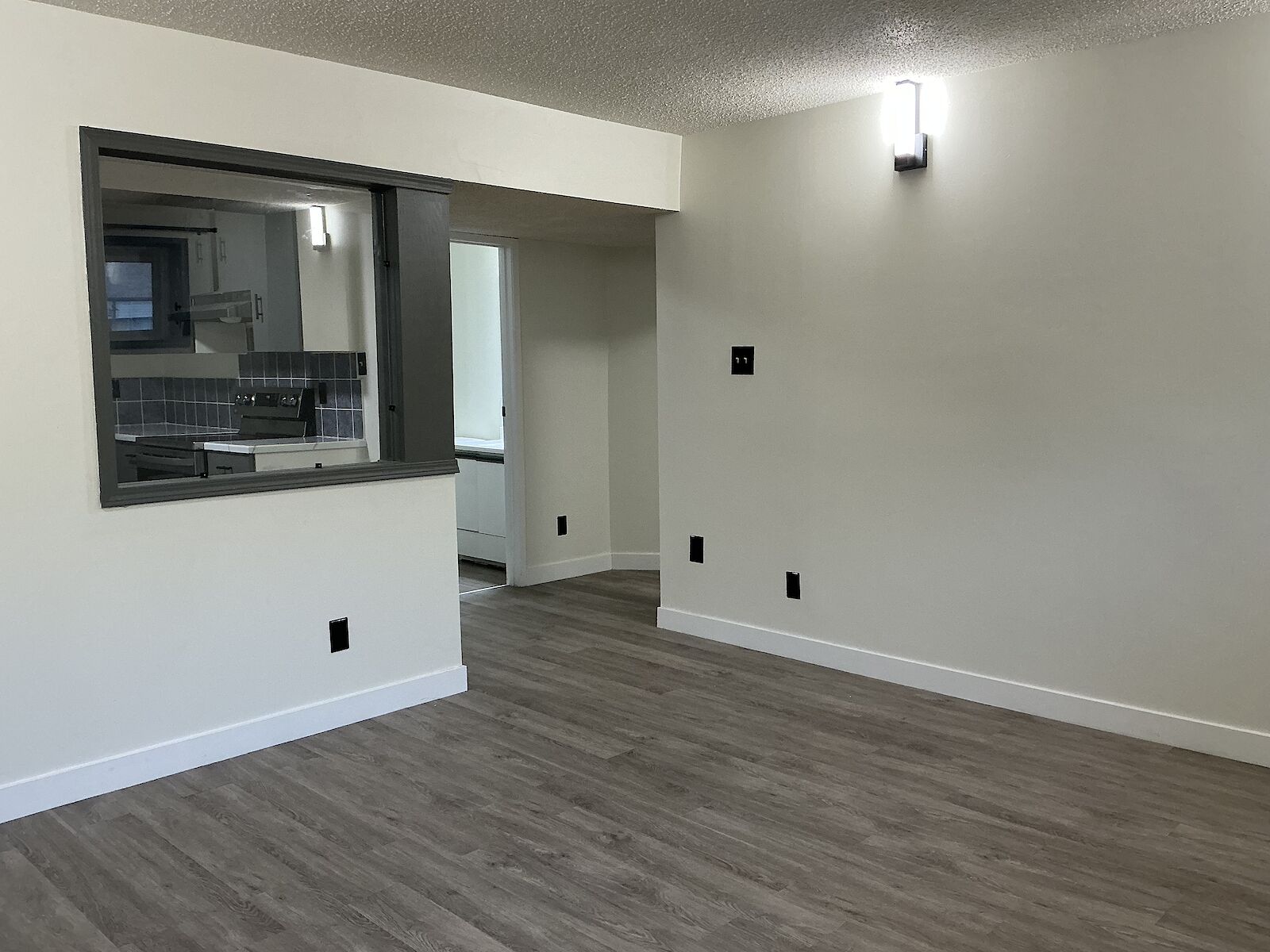 Edmonton 3 bedrooms Basement for rent. Property photo: 678804-1