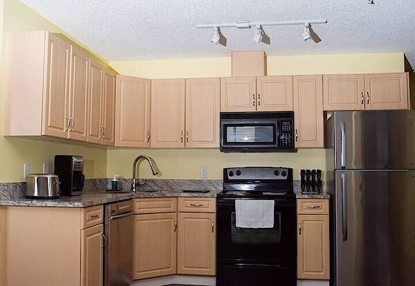 Edmonton 2 bedrooms Condo Unit for rent. Property photo: 679087-3