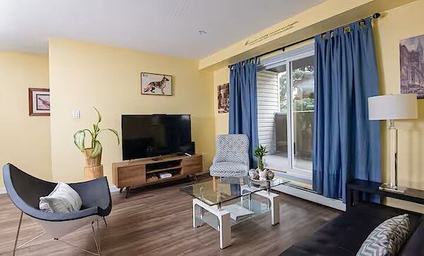 Edmonton 2 bedrooms Condo Unit for rent. Property photo: 679087-2