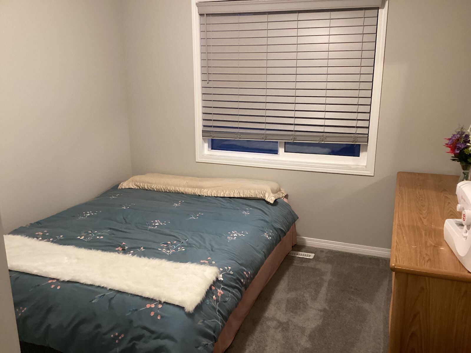 Edmonton 1 bedroom Room For Rent for rent. Property photo: 679248-1