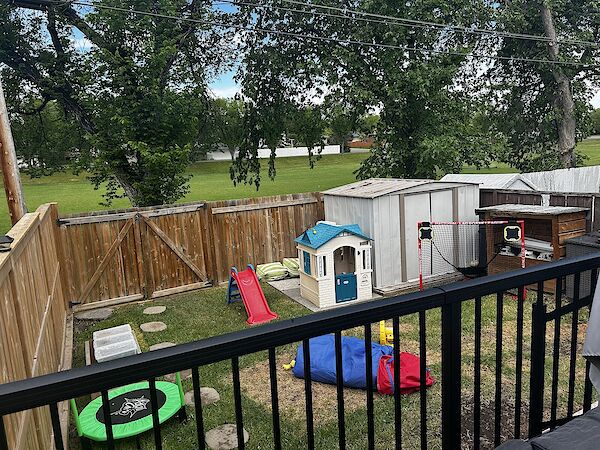 Calgary 4 bedrooms Duplex for rent. Property photo: 679367-3