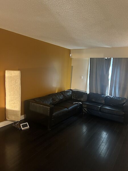 Calgary 2 bedrooms Room For Rent for rent. Property photo: 679389-2