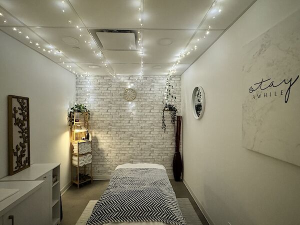 Calgary  bedrooms Office Space for rent. Property photo: 679412-2