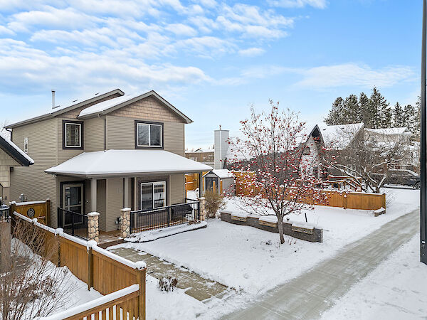 Sylvan Lake 4 bedrooms House for rent. Property photo: 679490-2