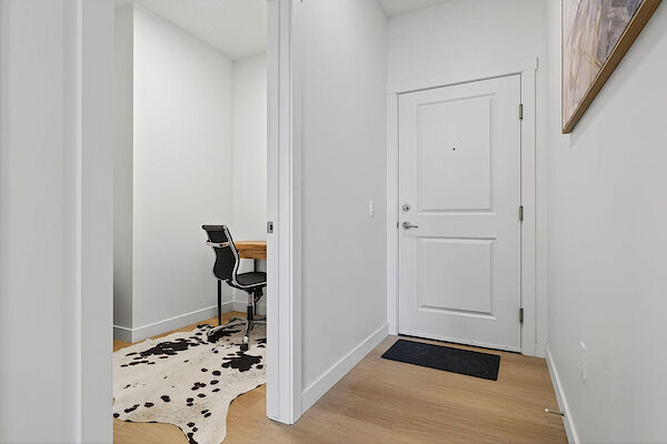 Edmonton 1 bedrooms Apartment for rent. Property photo: 679549-2