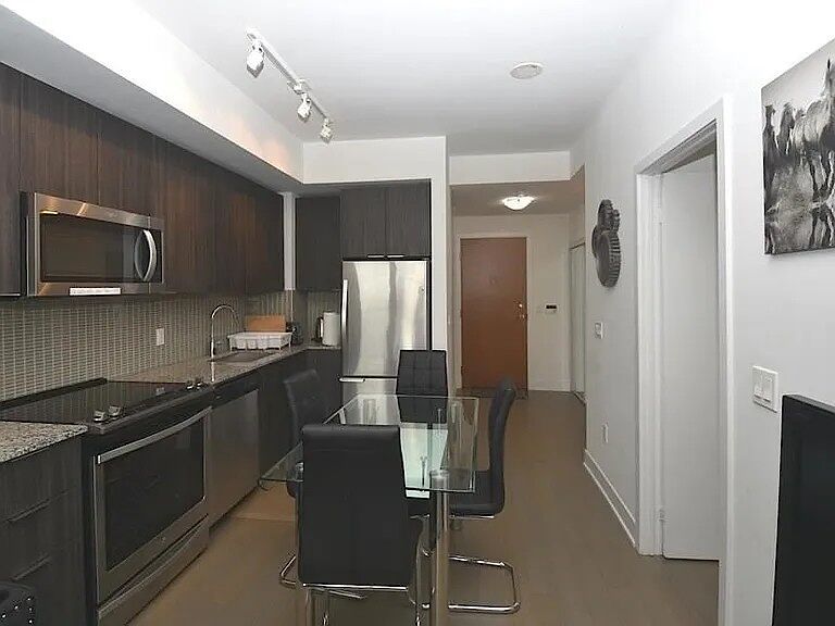 Toronto 1 bedroom Condo Unit for rent. Property photo: 679553-1