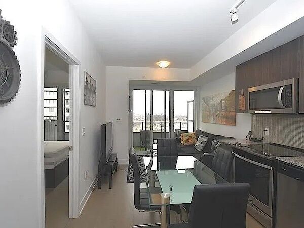 Toronto 1 bedroom Condo Unit for rent. Property photo: 679553-3