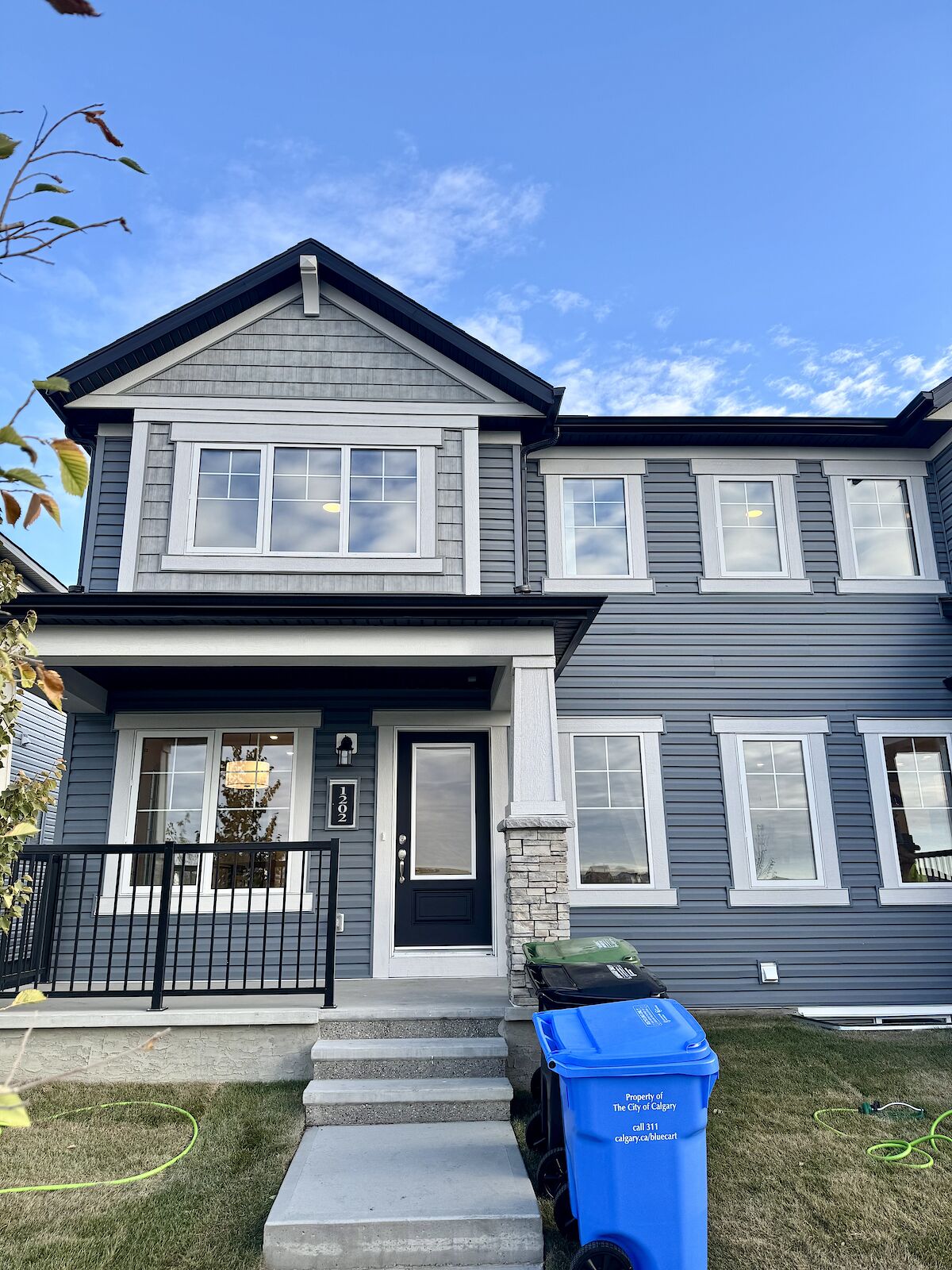Calgary 3 + Den bedrooms Townhouse for rent. Property photo: 679587-1