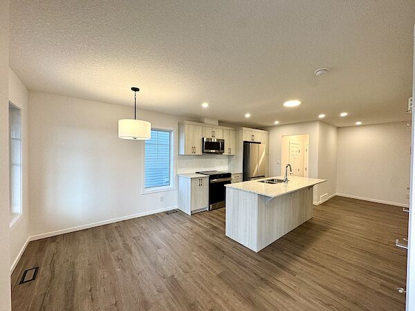Calgary 3 + Den bedrooms Townhouse for rent. Property photo: 679587-2
