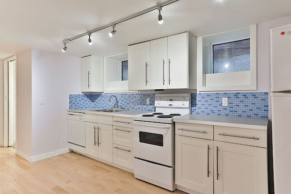 Toronto 2 bedrooms Condo Unit for rent. Property photo: 679597-2