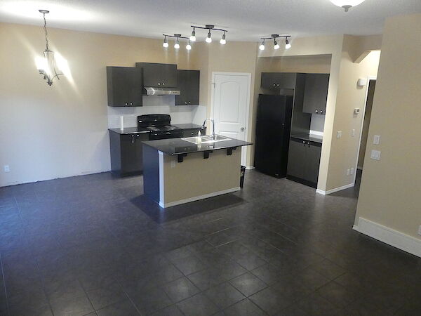 Calgary 3 bedrooms House for rent. Property photo: 679599-3