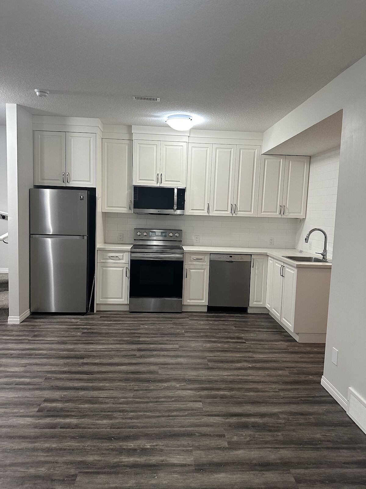 Airdrie 2 bedrooms Basement for rent. Property photo: 679607-1