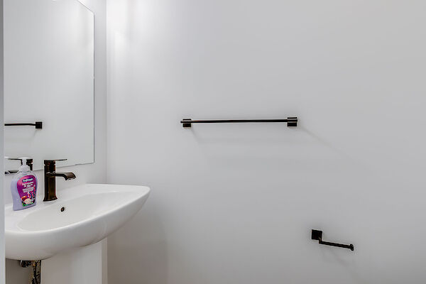 Cochrane 3 bedrooms House for rent. Property photo: 679657-3