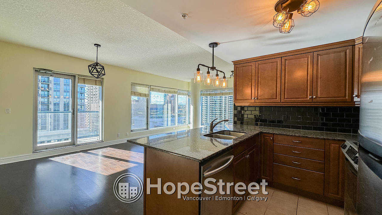 Calgary 2 bedrooms Condo Unit for rent. Property photo: 679777-1