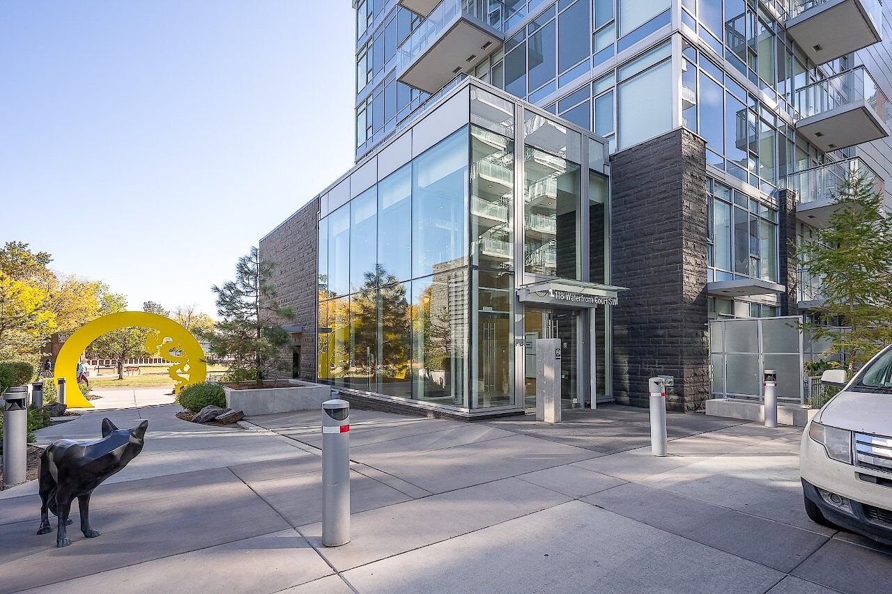 Calgary 2 bedrooms Condo Unit for rent. Property photo: 679810-1