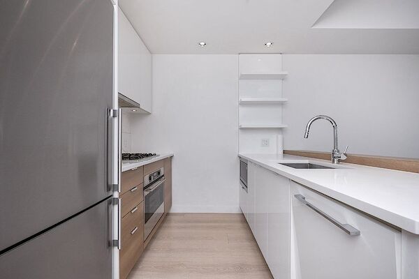 Calgary 2 bedrooms Condo Unit for rent. Property photo: 679810-3