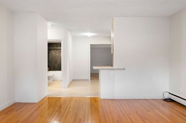 Calgary 1 bedroom Condo Unit for rent. Property photo: 679839-3