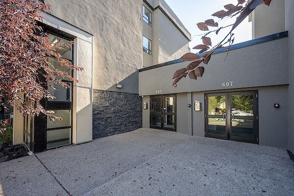 Calgary 2 bedrooms Condo Unit for rent. Property photo: 679855-3