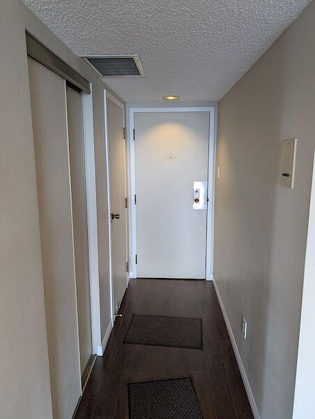 Calgary 1 bedroom Condo Unit for rent. Property photo: 679979-2