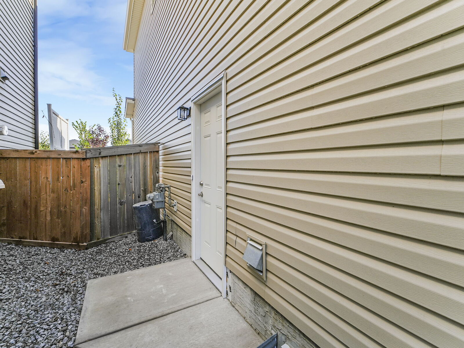 Edmonton 2 + Den bedrooms Basement for rent. Property photo: 680011-1