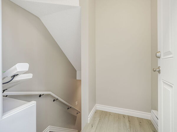 Edmonton 2 + Den bedrooms Basement for rent. Property photo: 680011-2