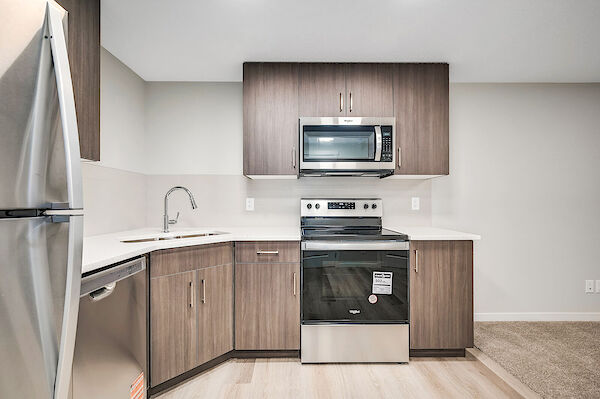 Calgary 4 bedrooms Basement for rent. Property photo: 680143-3