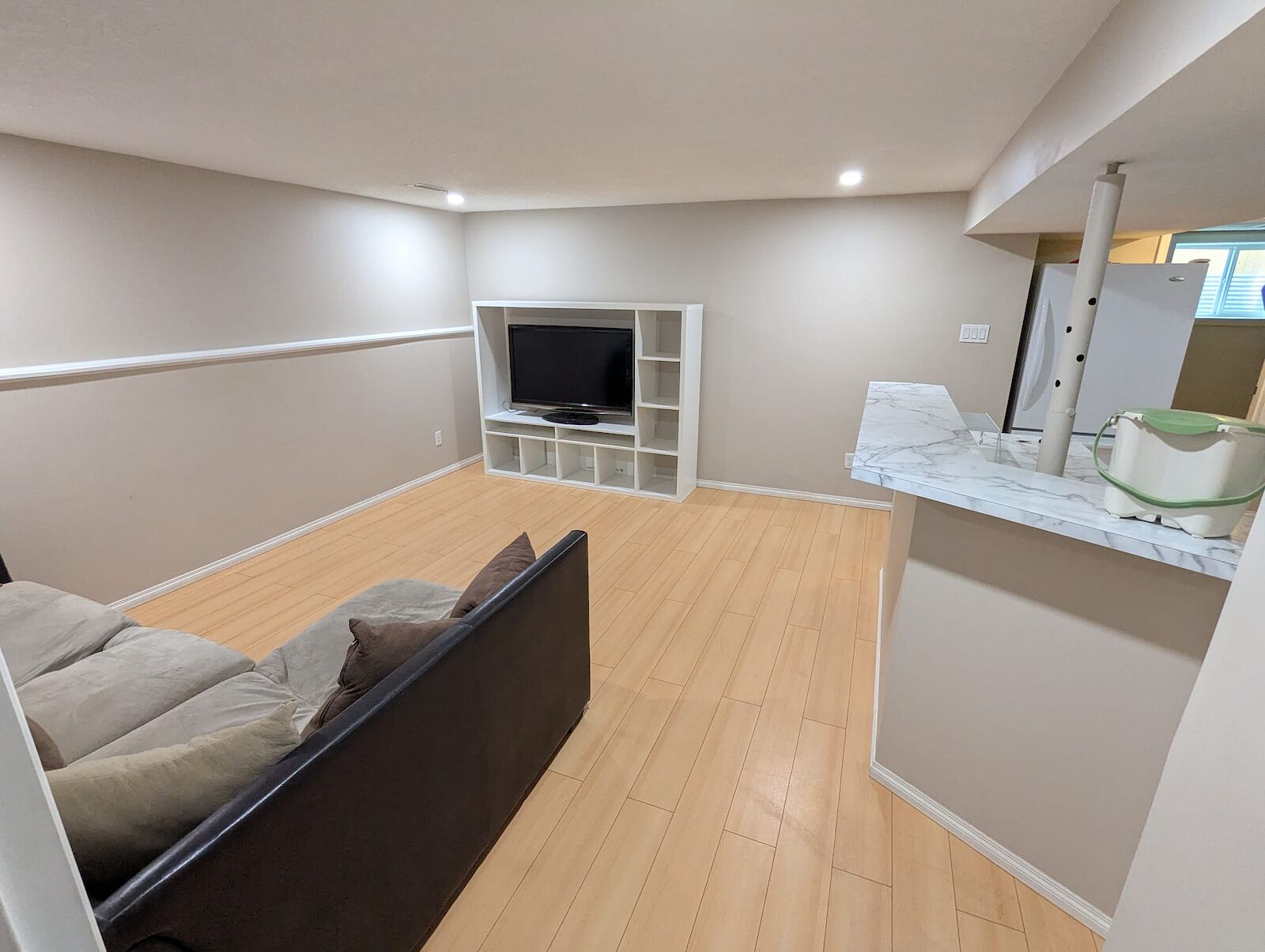 Calgary 3 bedrooms Basement for rent. Property photo: 680151-1