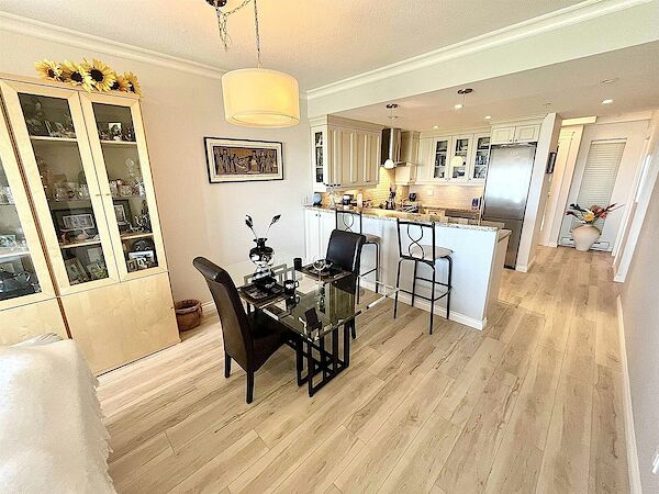 Delta 2 bedrooms Condo Unit for rent. Property photo: 680281-2