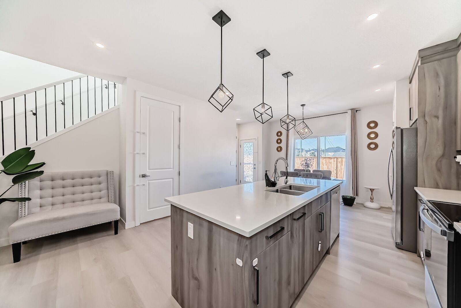 Airdrie 3 bedrooms Duplex for rent. Property photo: 680289-1