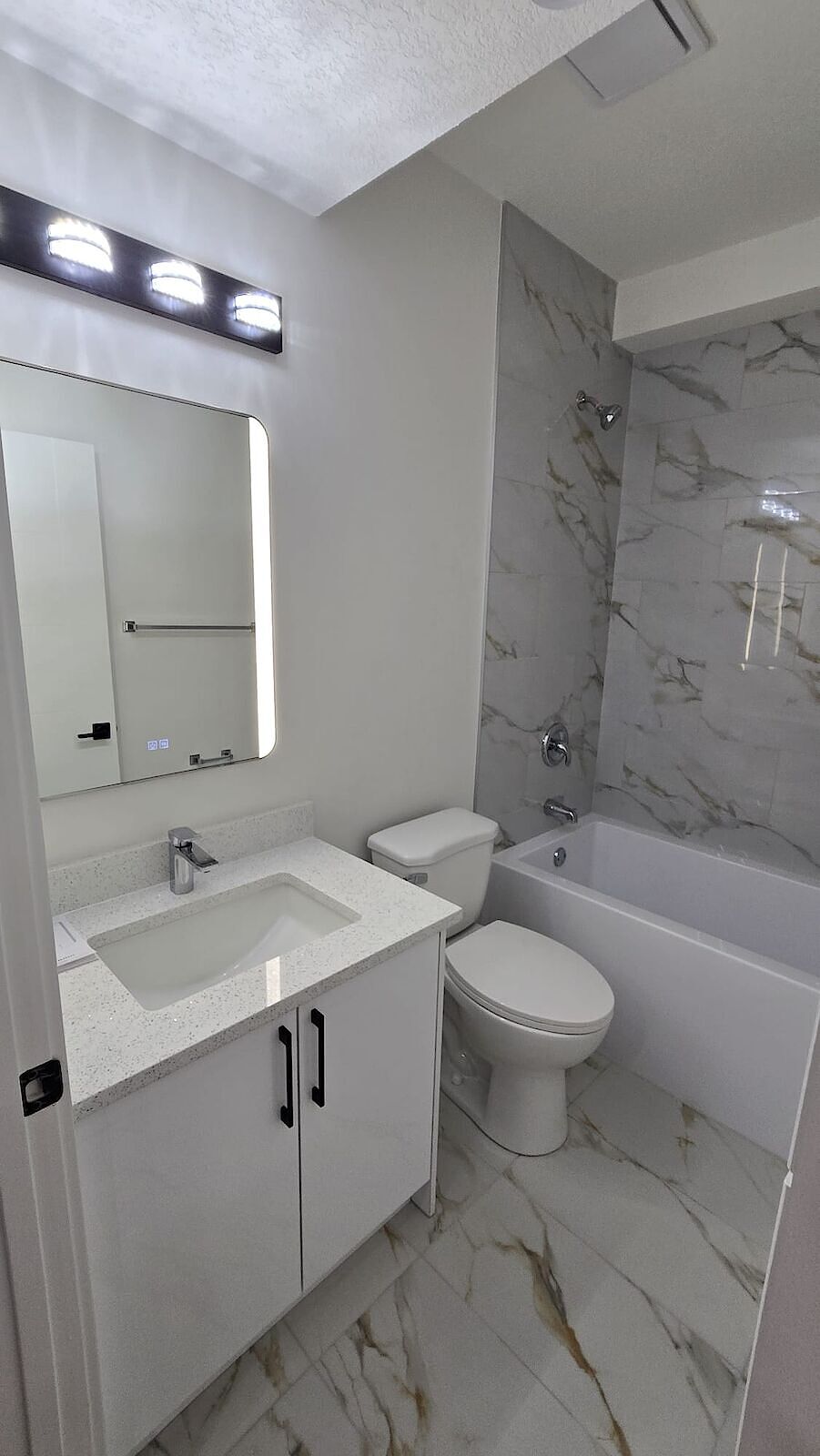 Calgary 2 bedrooms Basement for rent. Property photo: 680415-1