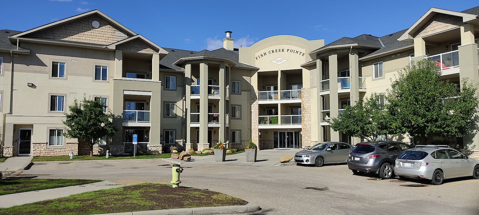 Calgary 3 + Den bedrooms Condo Unit for rent. Property photo: 680445-1