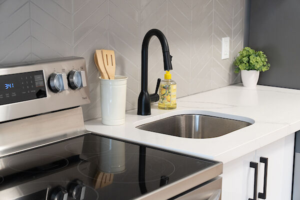 Calgary bachelor bedrooms Apartment for rent. Property photo: 680477-2