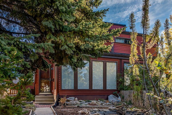 Calgary 3 bedrooms Duplex for rent. Property photo: 680489-2