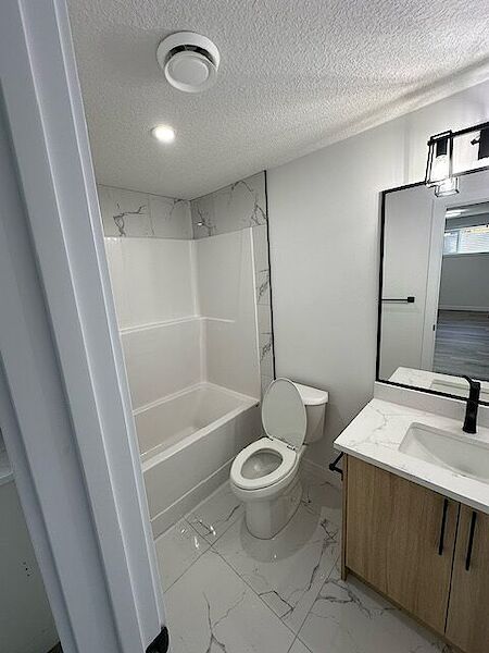 Edmonton 2 bedrooms Basement for rent. Property photo: 680542-2