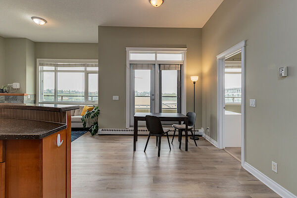 Calgary 2 bedrooms Condo Unit for rent. Property photo: 680562-2