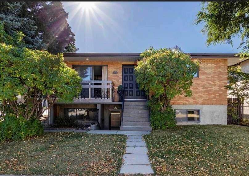 Calgary 1 bedroom Fourplex for rent. Property photo: 680631-1