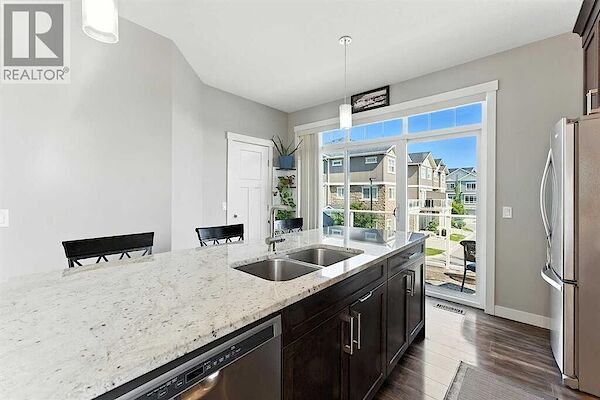 Calgary 3 bedrooms Townhouse for rent. Property photo: 680771-3