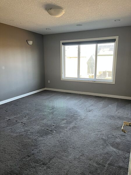 Calgary 4 + Den bedrooms House for rent. Property photo: 680789-3