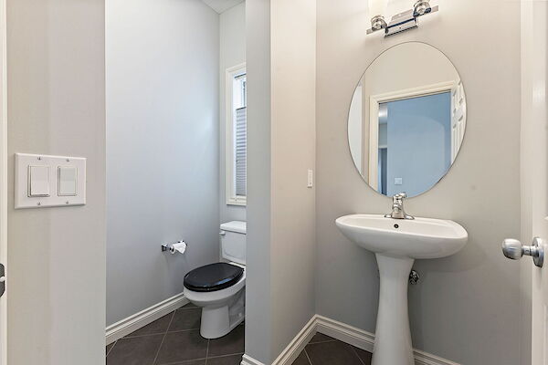 Calgary 3 + Den bedrooms House for rent. Property photo: 680817-2